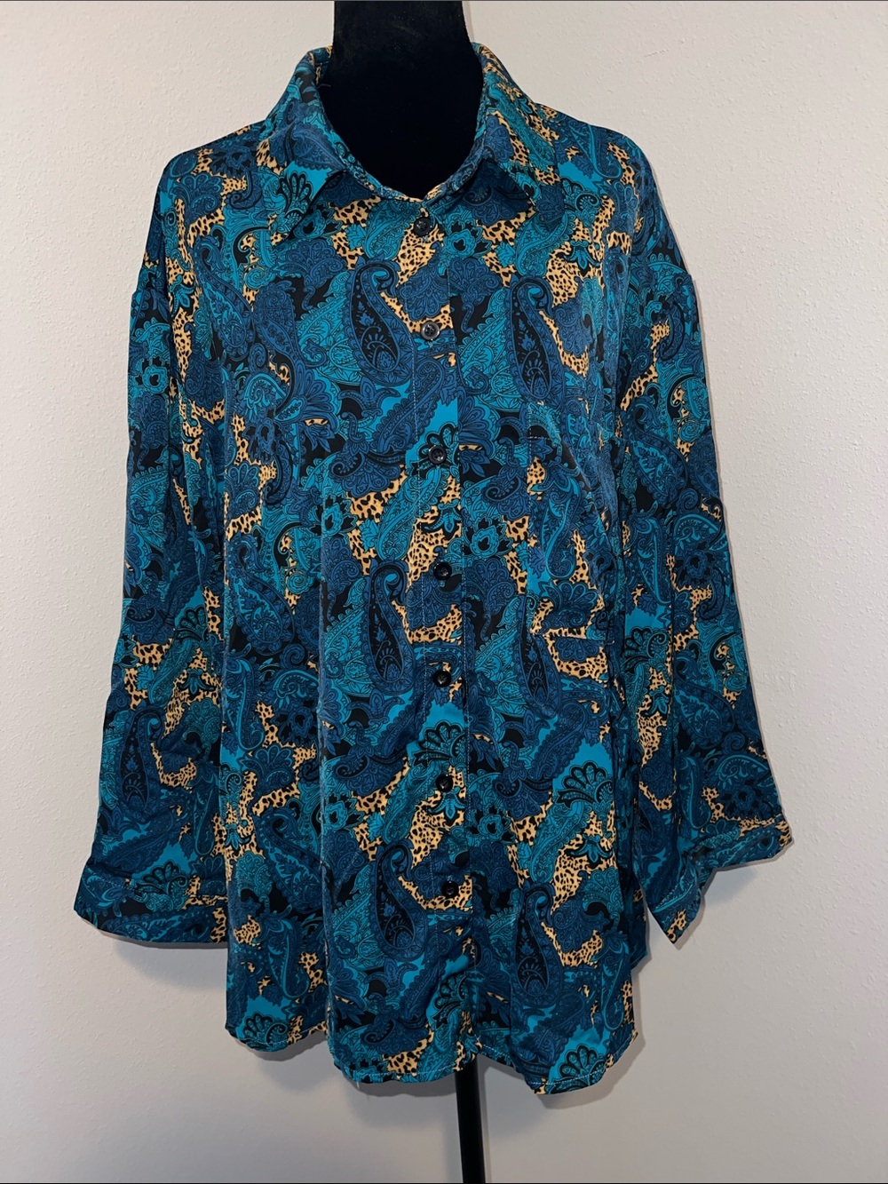 SHEIN Teal Paisley Button-Down Shirt with Gold Print